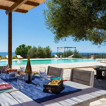 Villa Tenuta Regina Castrignano del Capo